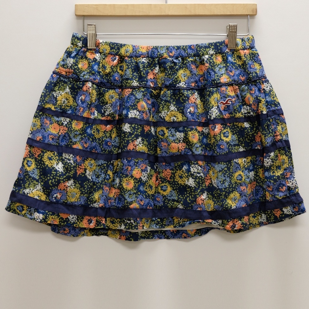 Hollister mini skirt, floral pattern, Size L
